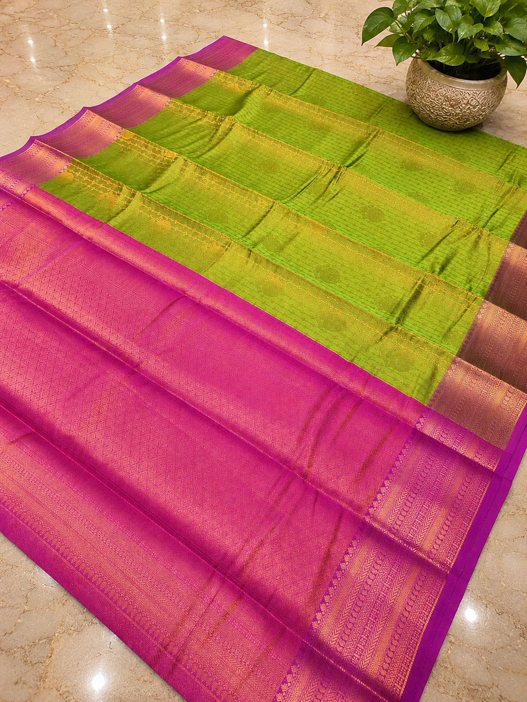 Premium Parrot Green Vairaoosi Silk Saree