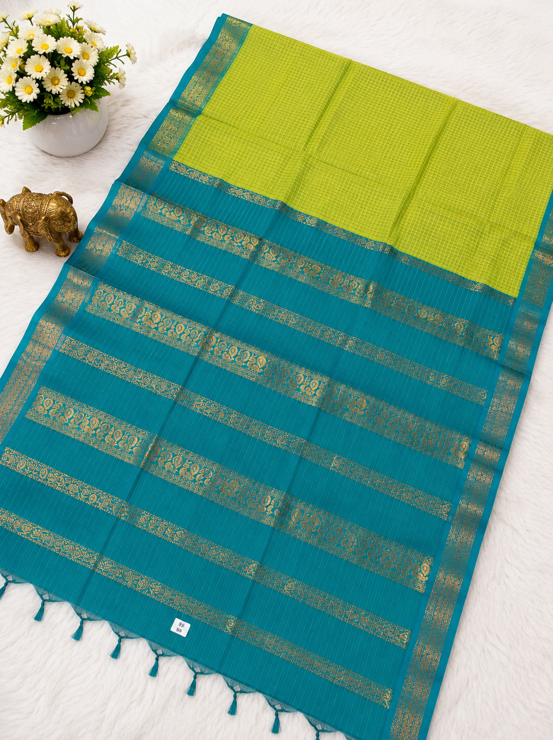 Premium Parrot Green Checked Kalyani Cotton Saree