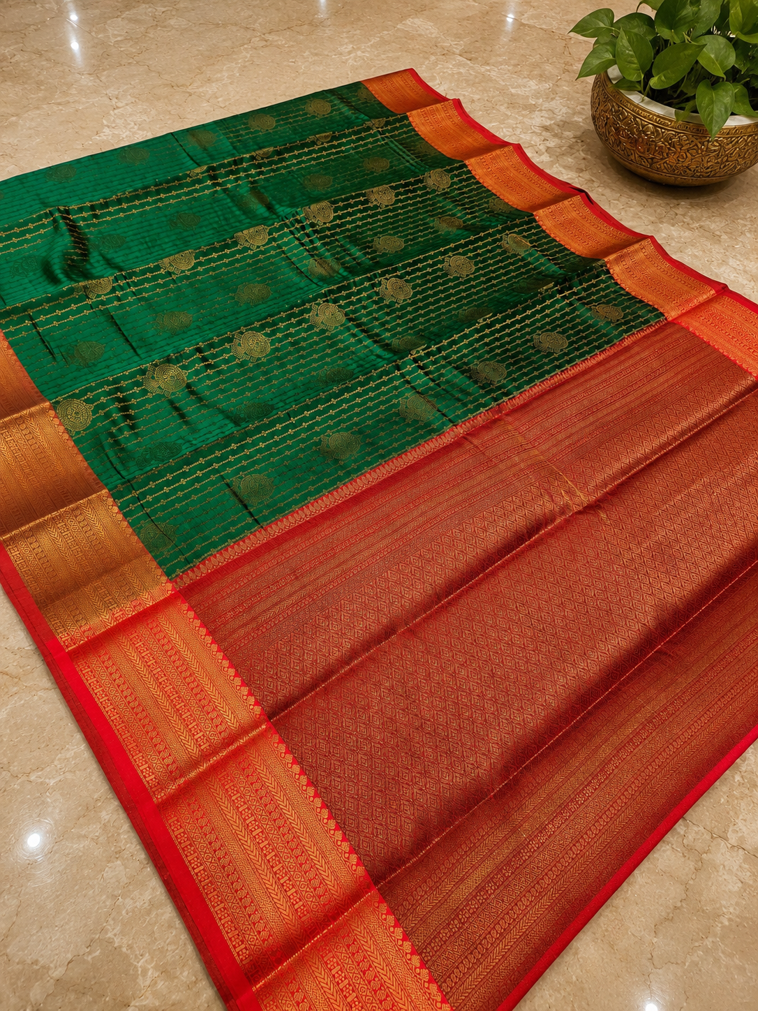 Premium Emerald Green Vairaoosi Silk Saree