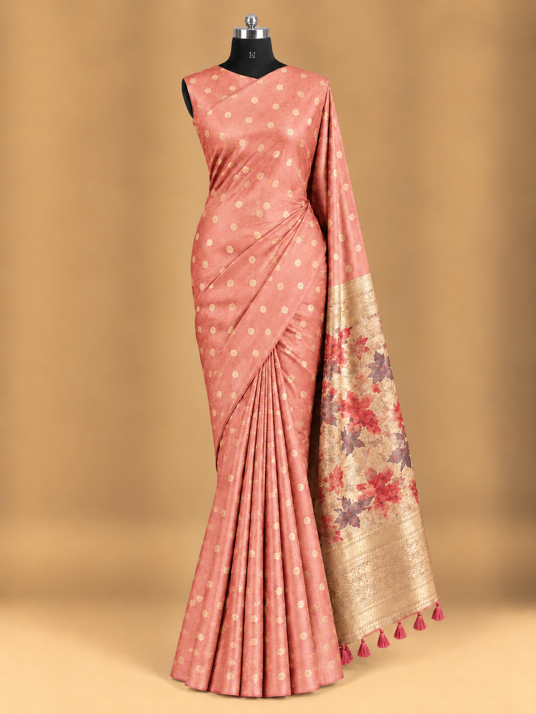 Elegantes pfirsichfarbenes Tussar-Seidensari mit Gold-Zari-Butta - TS083